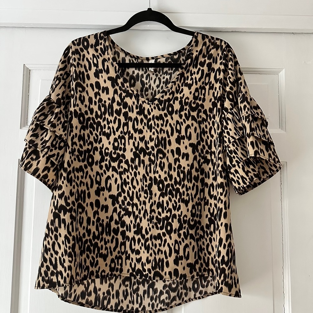 Boutique cheetah top